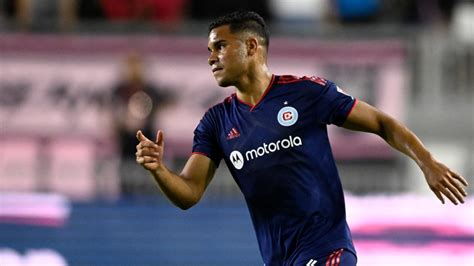 Colorado Rapids trade Andrew Gutman to Chicago Fire for left back Miguel Navarro, sources say